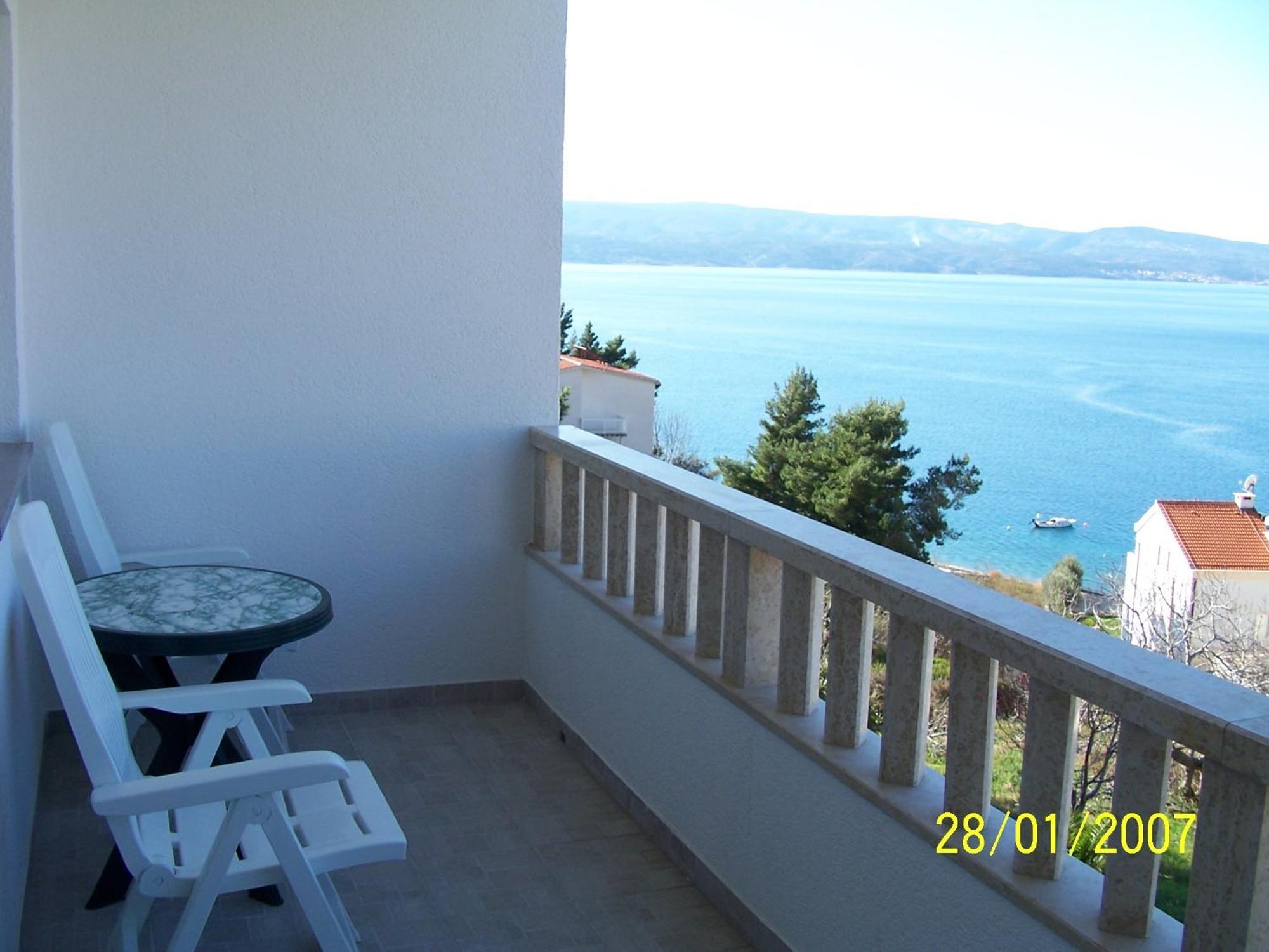 Apartments Perdijic Nemira Omiš Esterno foto